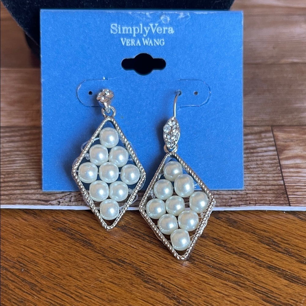 Vera Wang Silver Diamond-Shaped Pearl Earrings